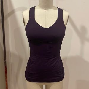 Lululemon Tank / size 0 / tight fitting / padding / like new